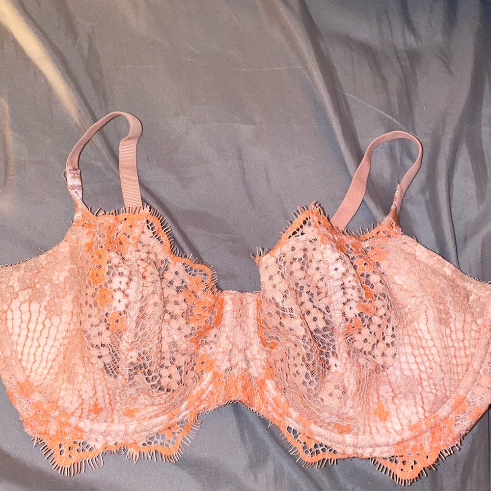 Victoria’s Secret balconnette bra